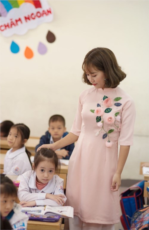 Cô giáo trẻ Hoàng Thị Thúy Hường